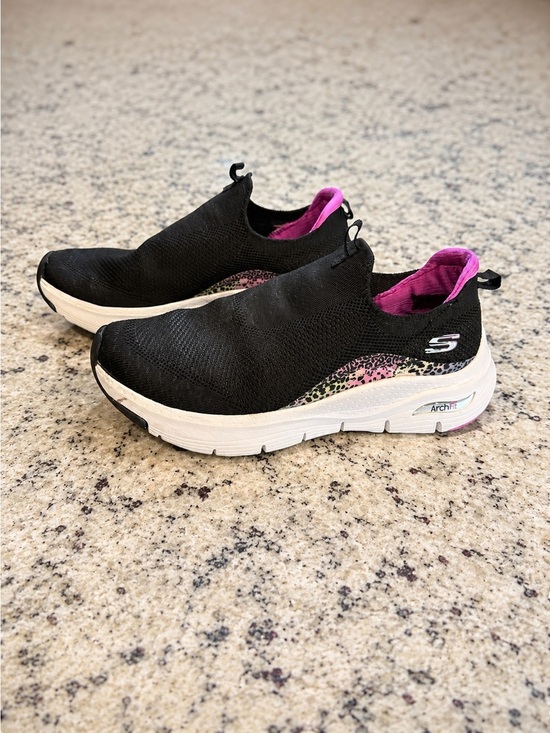 Skechers Shoes - Skechers Arch Fit Black Slipper Sneakers Women’s 7.5 Comfort Walking Shoe